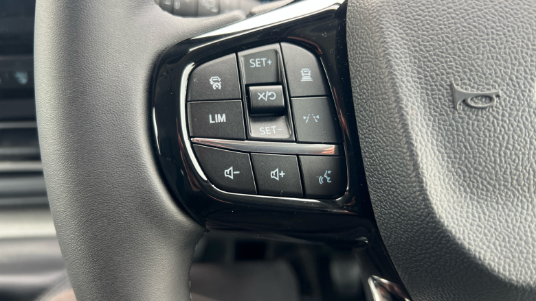 Ford Tourneo Custom 320 L1 Diesel Fwd 2.0 EcoBlue 150ps H1 Titanium 8 seater